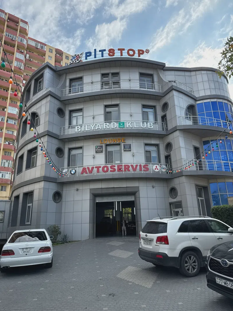 Pit Stop — 1-ci şəkil