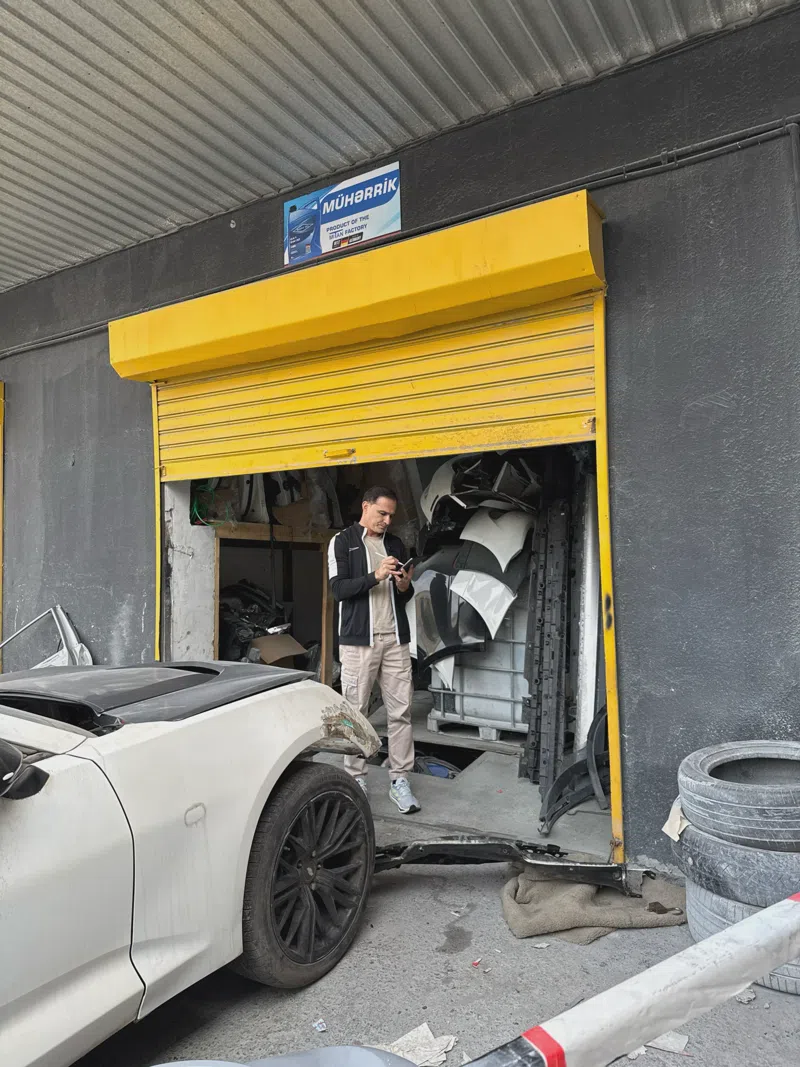 400 Servis (BMW Ölüxana) — 1-ci şəkil